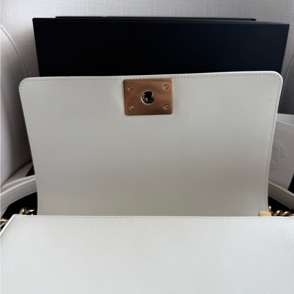 Chanel Calfskin Pearl Medium Boy Bag Flap White Handbag - Picture 10 of 16